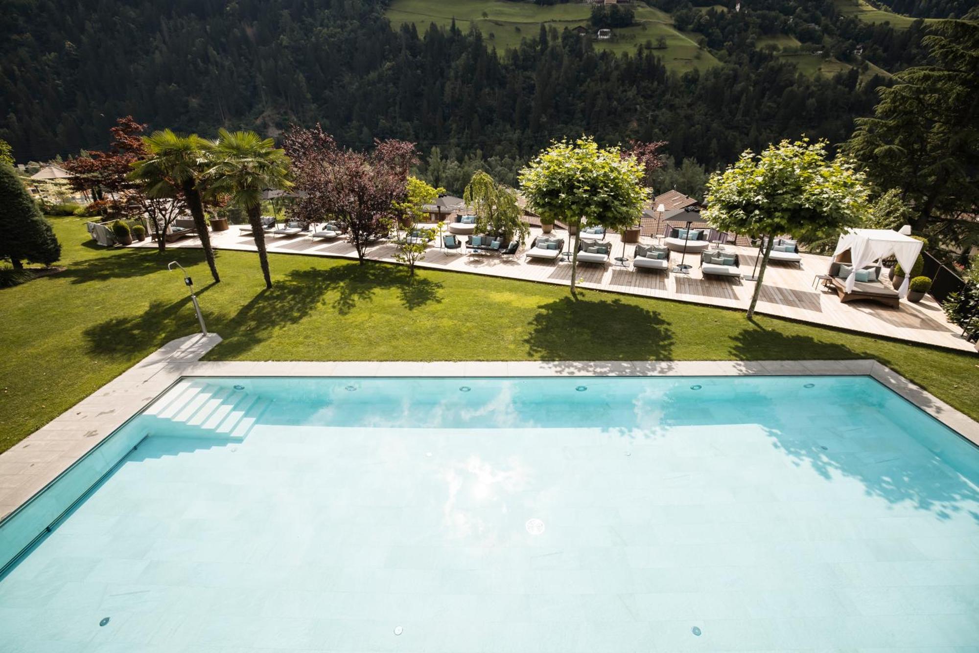 Hotel Chalet Das Alpenschloessel ซัลตูซิโอ ภายนอก รูปภาพ
