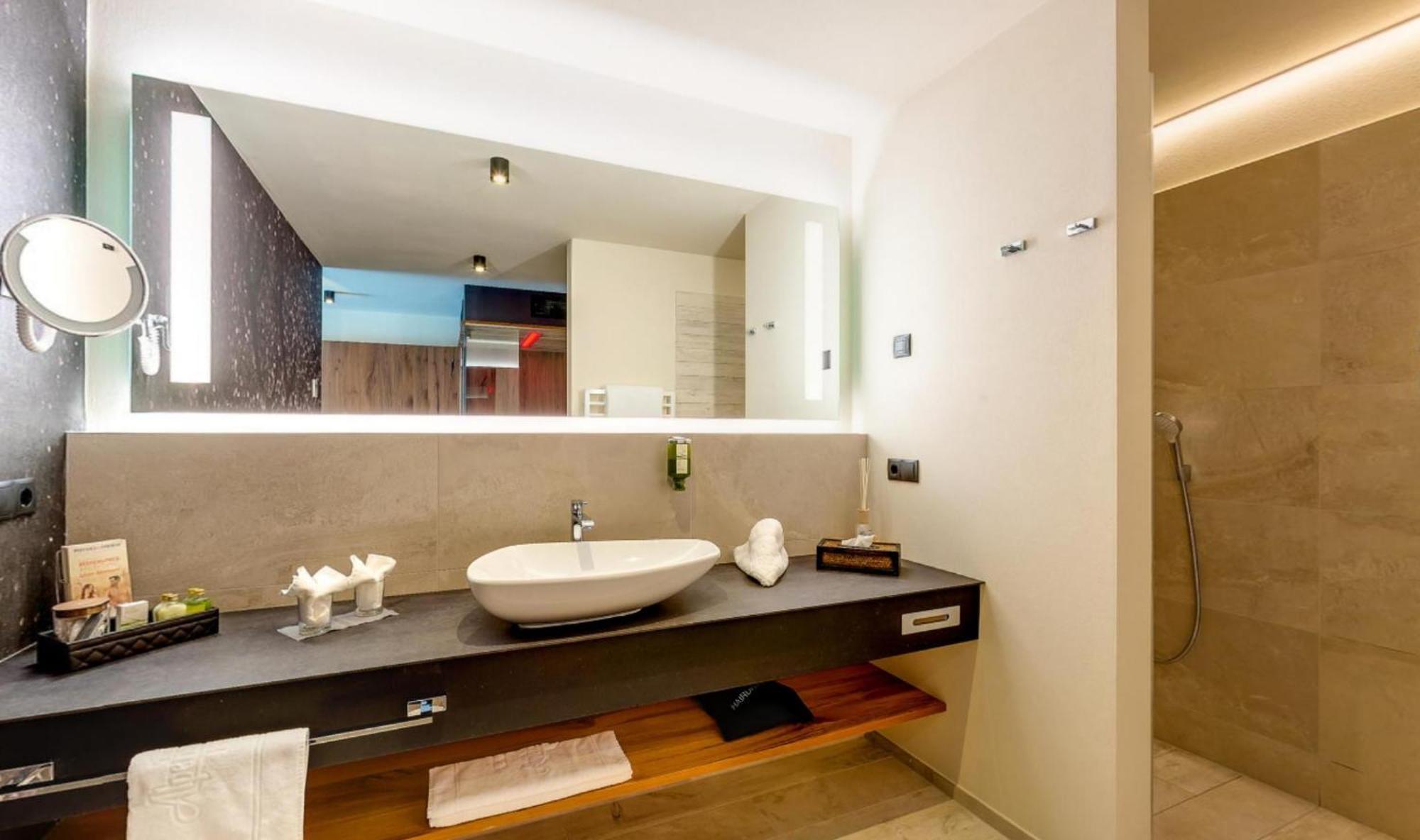 Hotel Chalet Das Alpenschloessel ซัลตูซิโอ ภายนอก รูปภาพ