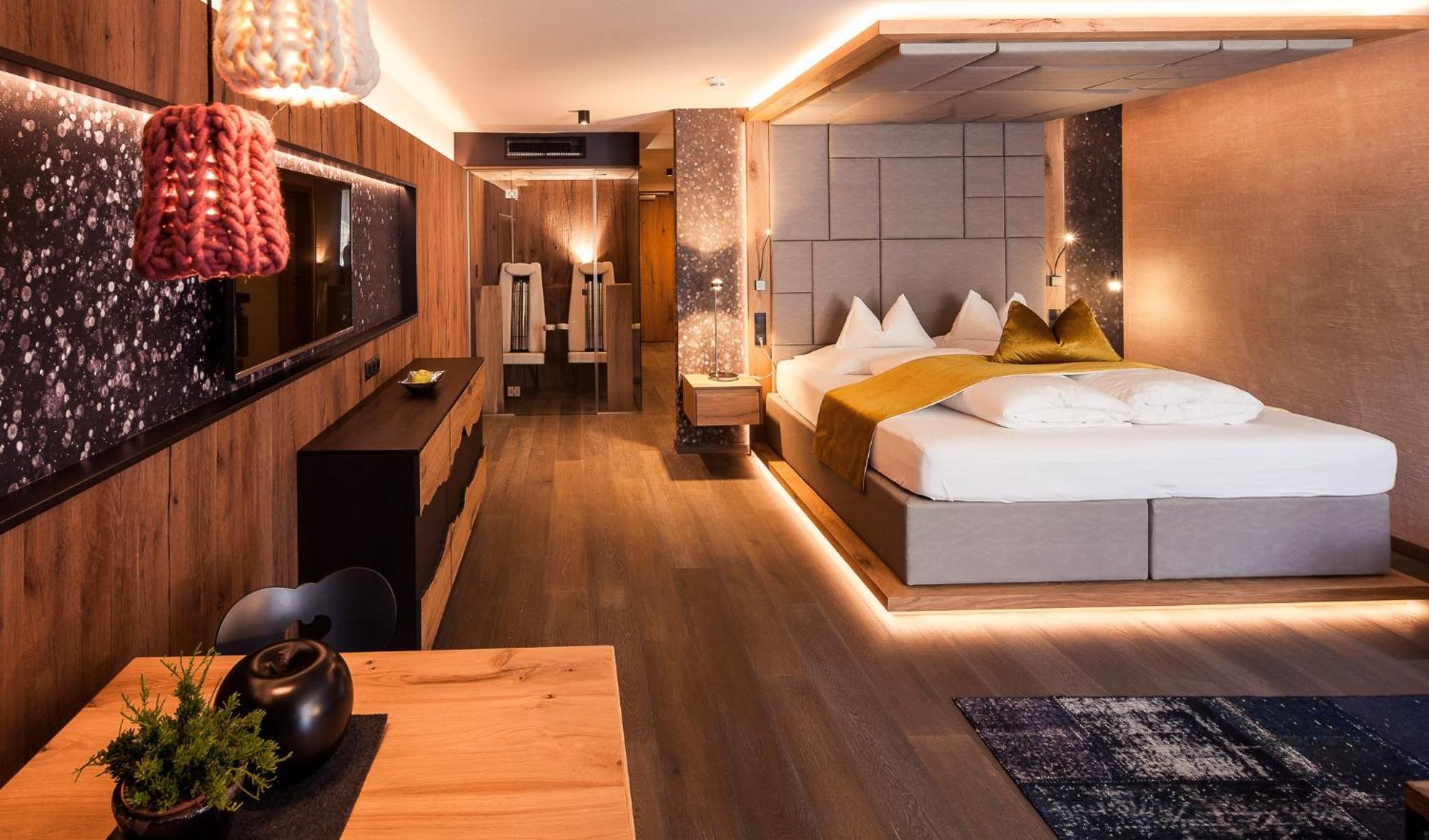 Hotel Chalet Das Alpenschloessel ซัลตูซิโอ ภายนอก รูปภาพ