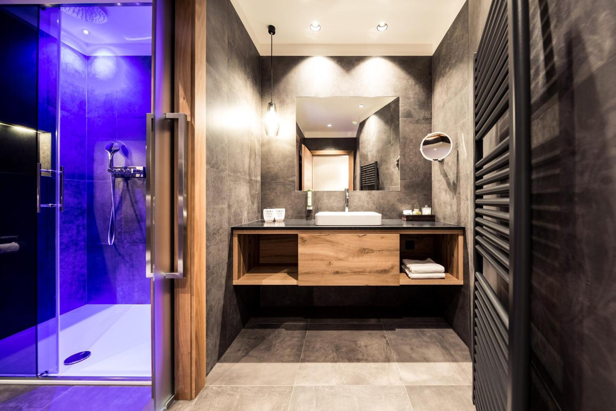 Hotel Chalet Das Alpenschloessel ซัลตูซิโอ ภายนอก รูปภาพ