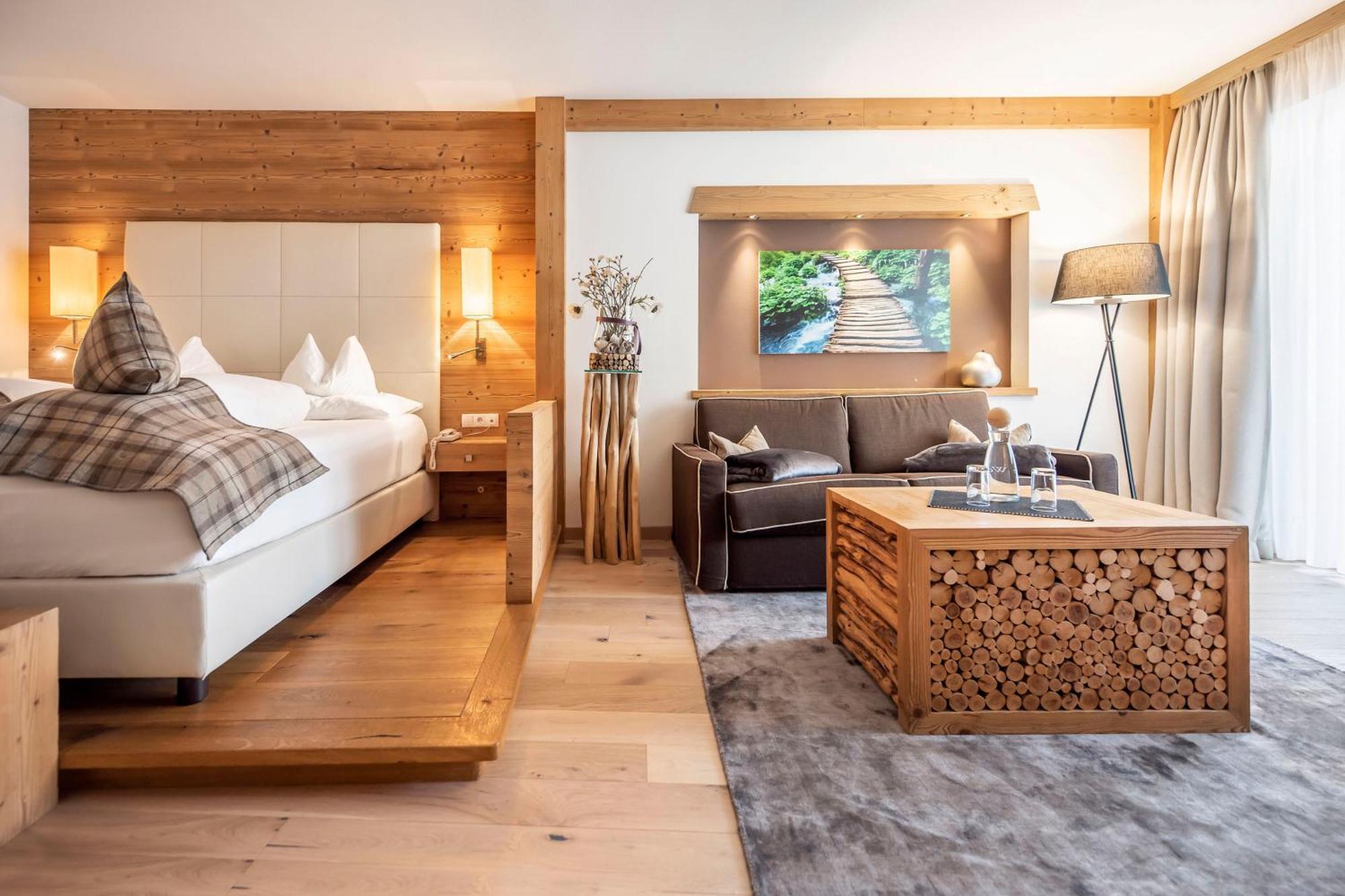 Hotel Chalet Das Alpenschloessel ซัลตูซิโอ ภายนอก รูปภาพ