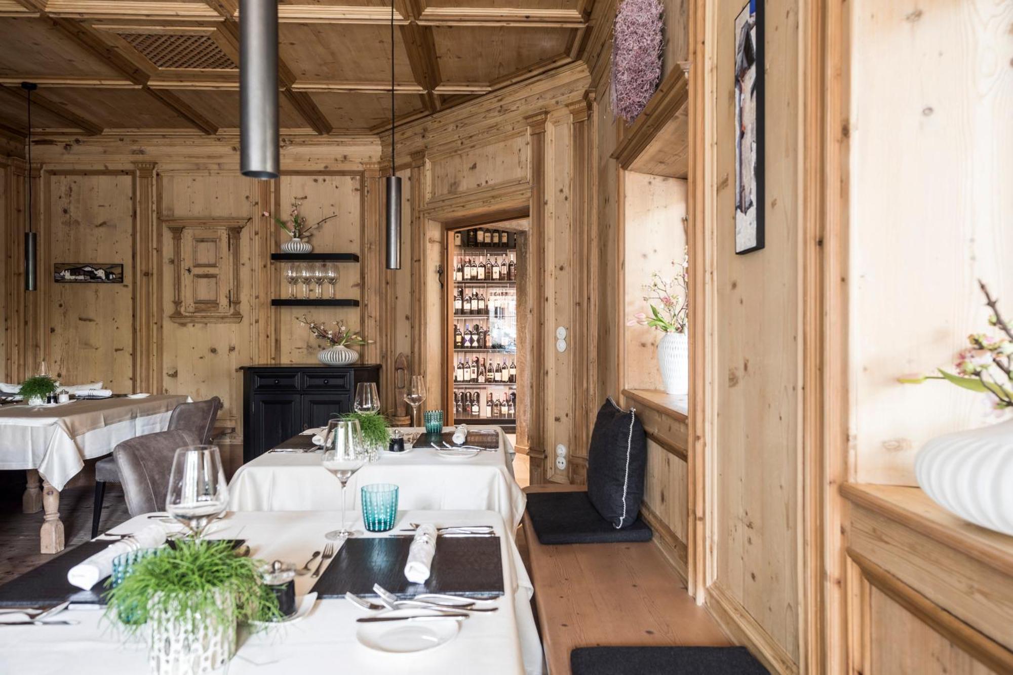 Hotel Chalet Das Alpenschloessel ซัลตูซิโอ ภายนอก รูปภาพ
