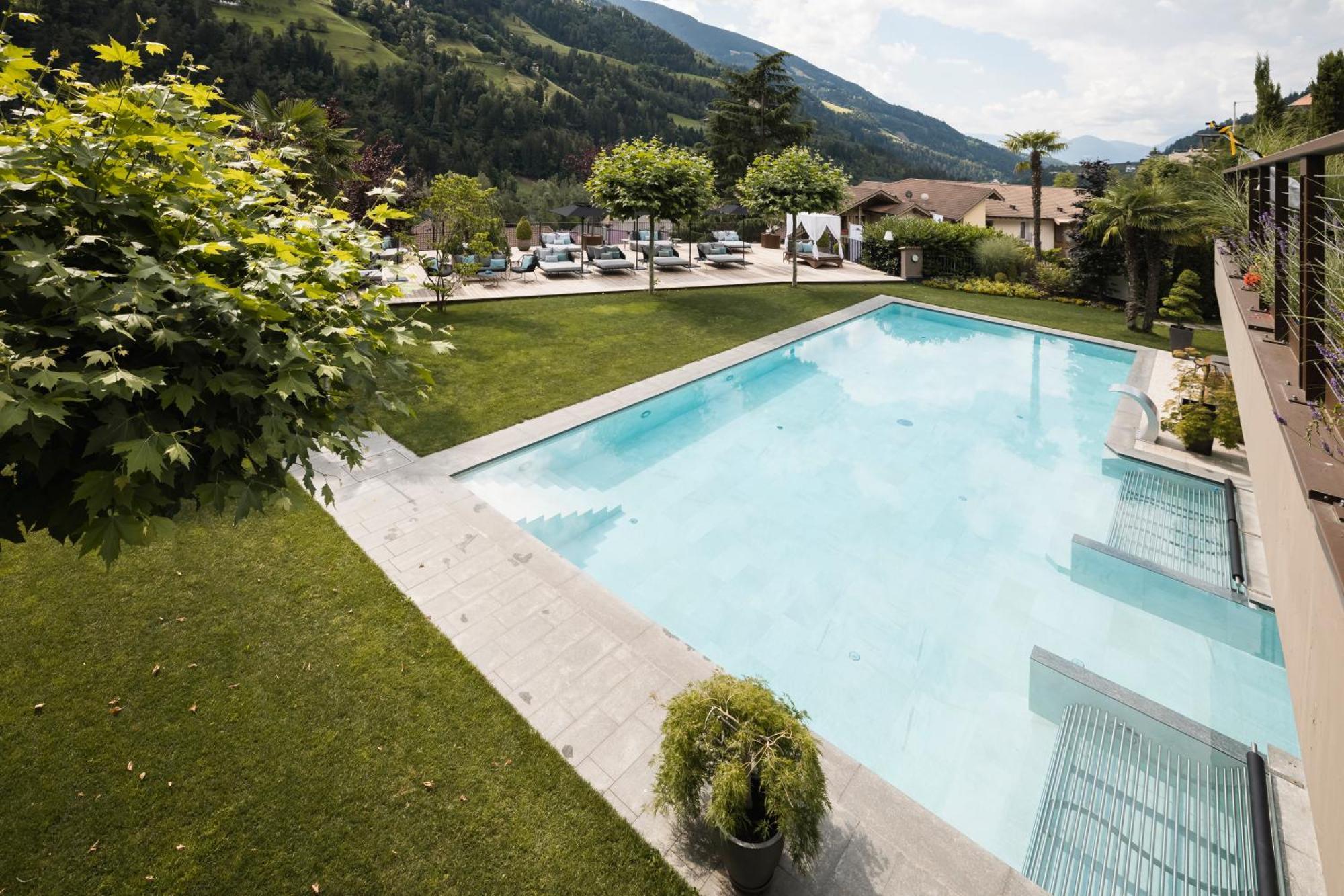Hotel Chalet Das Alpenschloessel ซัลตูซิโอ ภายนอก รูปภาพ